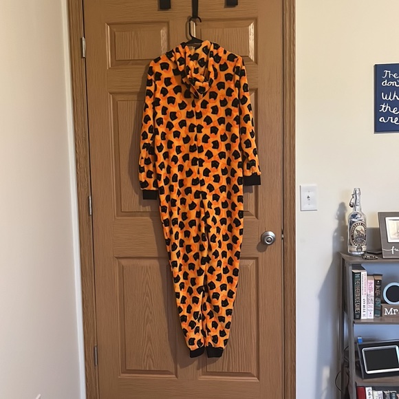 Black cat onesie - Picture 2 of 2